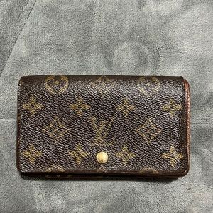 Authentic vintage Louis Vuitton short wallet